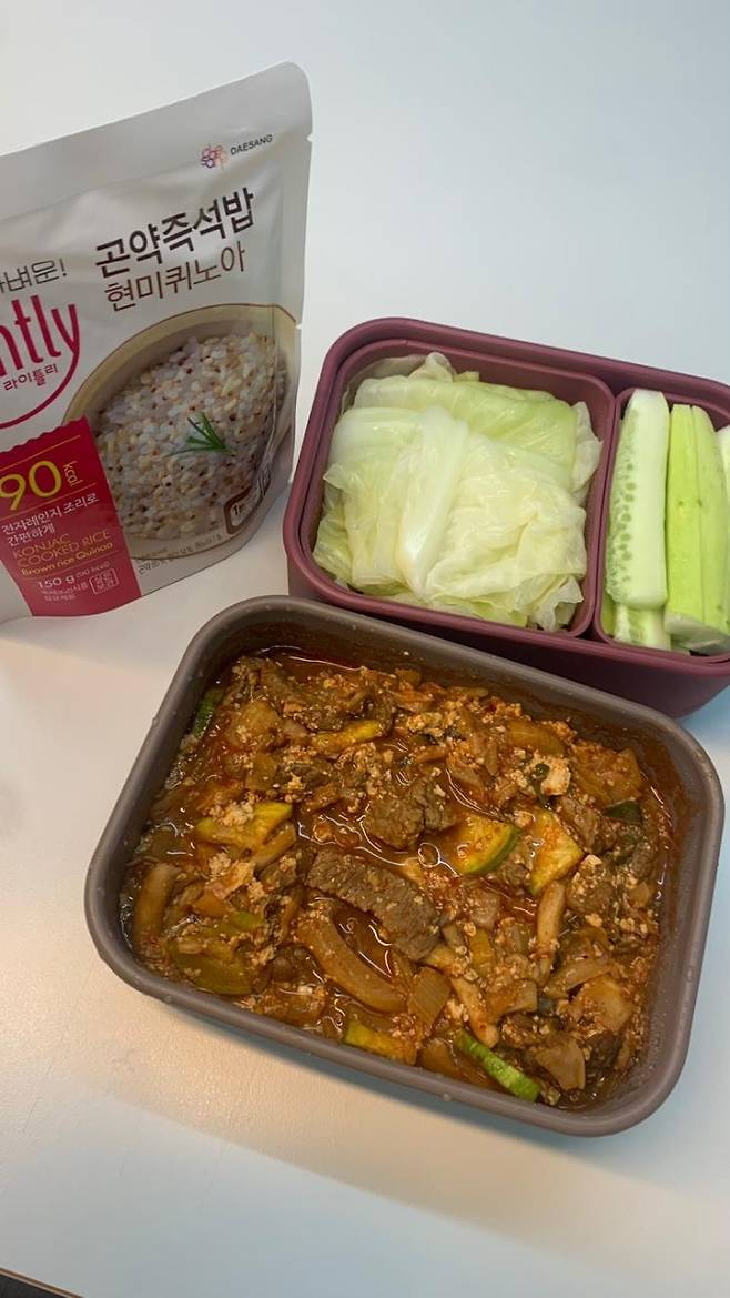 물 대신 양배추를 넣어 만든 두부강된장와 양배추 쌈