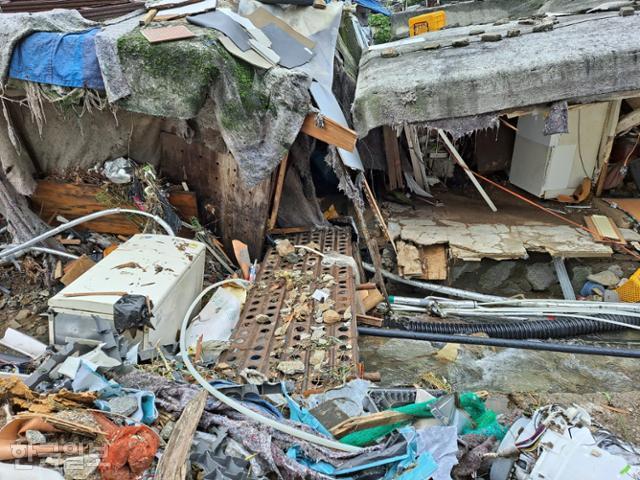 올해 8월 집중호우로 무너진 서울 강남구 구룡마을 주민들 가옥. 주민 제공