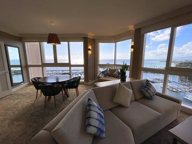 프린스 와이키키 오션프론트 스위트룸.  /사진= 강예신 여행+ 기자