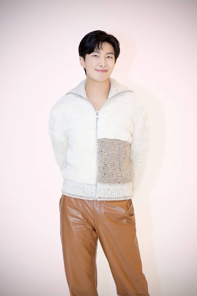 RM의 첫 솔로 앨범 '인디고'에는 총 10곡이 실렸다. 빅히트 뮤직 제공