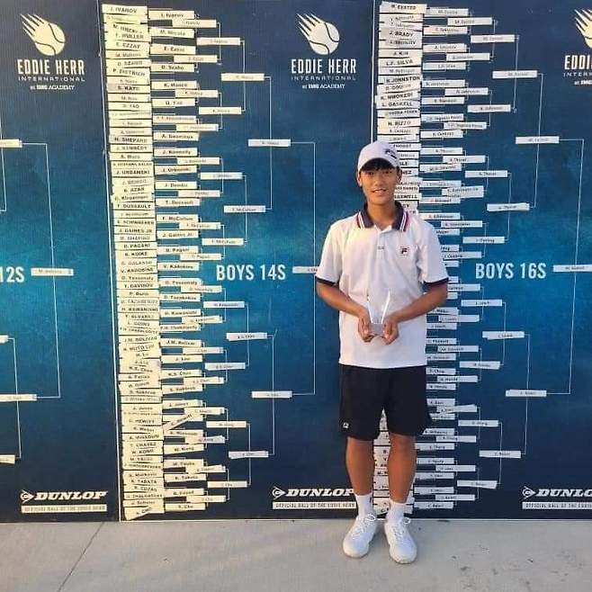 에디허 국제 주니어 테니스대회 14세부에서 우승한 조세혁.(대한테니스협회 제공)