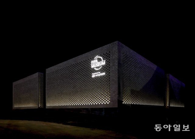 현대차가 2022 월드컵을 맞이해 카타르 도하에 개관한 2022 월드컵 특별 전시관 ‘FIFA 박물관(FIFA Museum Presented by Hyundai)’. 현대자동차그룹 제공.