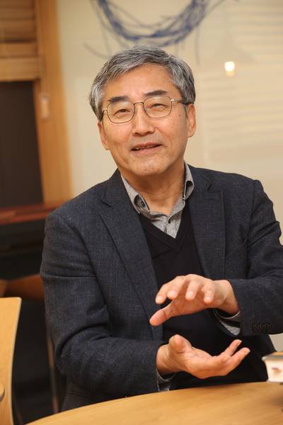 국내 양자관련 전문가로 꼽히는 이순칠 KAIST 교수는 "나노기술이 발전하면서 양자컴퓨터 시대도 앞당겨질 것"이라고 설명했다. [사진=KAIST]