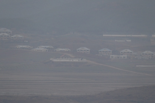 지난달 29일 경기도 파주시 오두산 통일전망대에서 바라본 북한 황해북도 개풍군 일대가 흐릿한 모습. [사진 출처 = 연합뉴스]