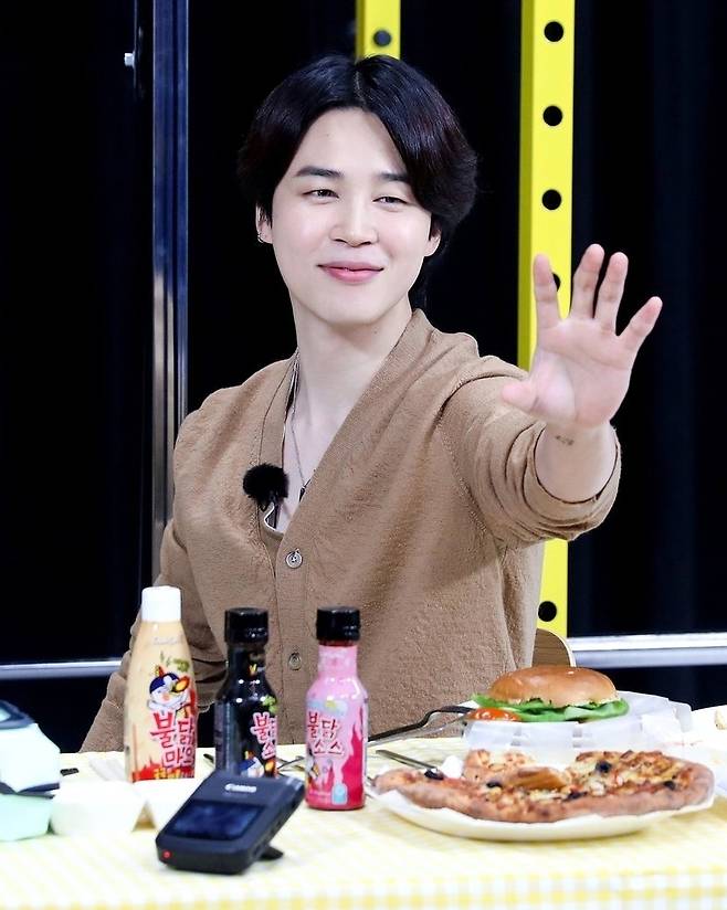 '짐니가 왕' 방탄소년단 지민, 유튜브도 인정한 유쾌한 먹방..'Youtuber JIMIN'