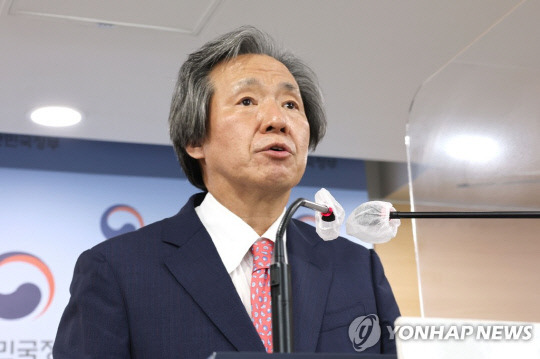 정기석 코로나19 특별대응단장 브리핑. 사진=연합뉴스