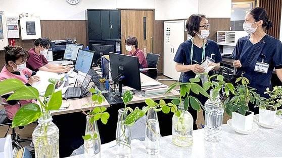 일본 도쿄 세타가야에 있는 이신칸 일층에 있는 간호사 스테이션. 김현예 도쿄특파원