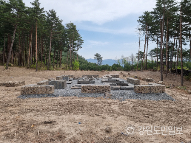 삼척시 도계읍 대덕산 깊은 골짜기에 위치한 ‘삼척 흥전리 사지(寺址·절터)’가 최근 국가지정문화재(사적)로 지정된 가운데, 삼척시가 대대적인 기념행사를 개최한다.