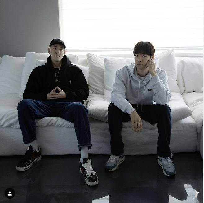 박서원 전 오리콤 부사장(왼쪽)과 배우 이제훈(사진=박서원 인스타그램)