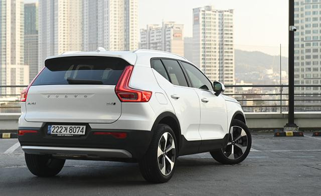 볼보 XC40 B4 AWD 울티메이트 브라이트