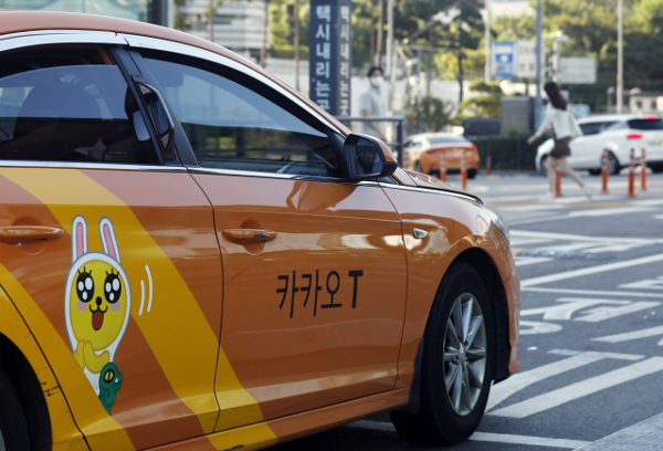 서울에서 운행중인 카카오T 택시. 뉴시스