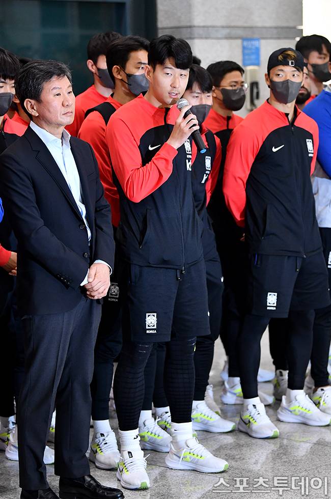 7일 인천국제공항을 통해 귀국한 대한민국 축구 국가대표팀 / 사진=팽현준 기자