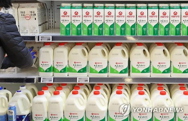 대형마트에 진열된 서울우유 제품 [연합뉴스 자료사진]