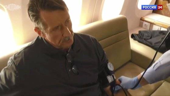 9일(현지시간) 러시아에 도착한 러시아의 무기 밀거래상 빅토르 부트. AP=연합뉴스