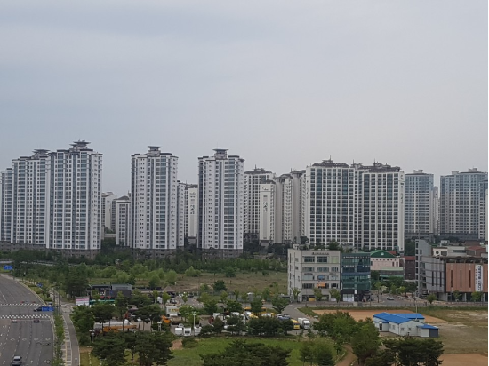 부동산 경기 침체로 경기도 파주 운정신도시 아파트 매매가가 연일 하락세다. 사진은 운정신도시 전경(매경DB).