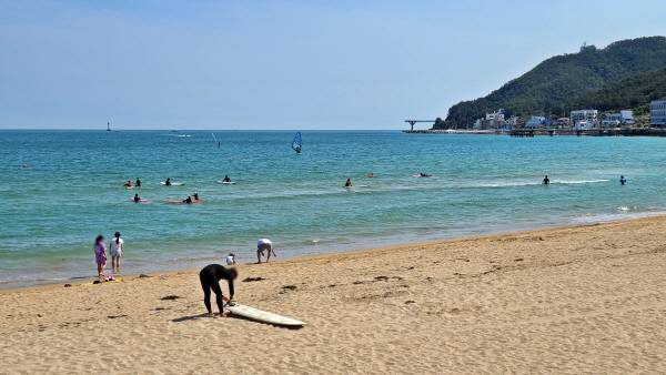지난 5월 부산 송정해수욕장. [이상현 기자]