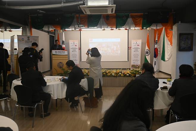 Indian Ambassador to Korea Amit Kumar delivers remarks at a tourism promotion event at the Indian Embassy in Yongsan, Seoul, Tuesday. (Sanjay Kumar/The Korea Herald)