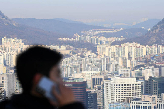 서울 남산에서 바라본 아파트 단지들. 문호남 기자