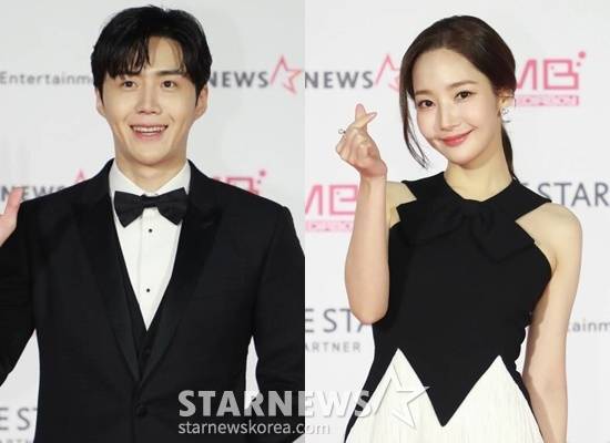 '2022 AAA'에 참석한 배우 김선호(왼쪽), 박민영 /사진=이동훈 기자