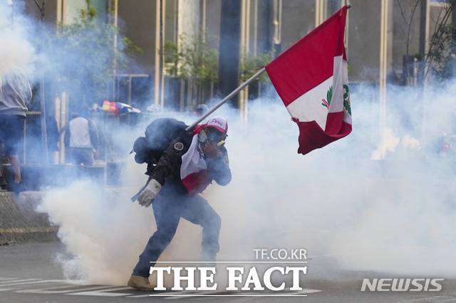 페루에 국가비상사태가 발령된 가운데 대통령 탄핵 반발 시위로 인하여 한국인 23명이 쿠스코에서 5일째 억류되어 있는 것으로 확인됐다./뉴시스 제공