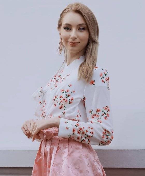 자스민 셀버그가 자신의 인스타그램에 올린 한복 사진. 사진 인스타그램 캡처