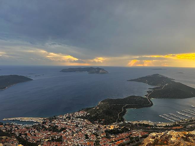 카쉬의 저녁 노을이 진다