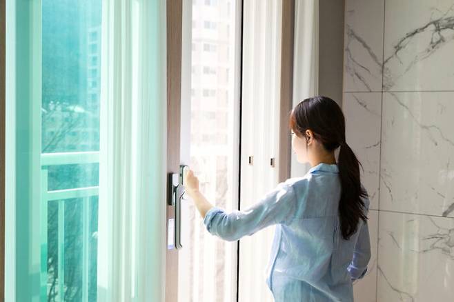 [건강을 생각한다면 날씨가 춥더라도 환기를 소홀히 해서는 안 된다. [사진=게티이미지뱅크]