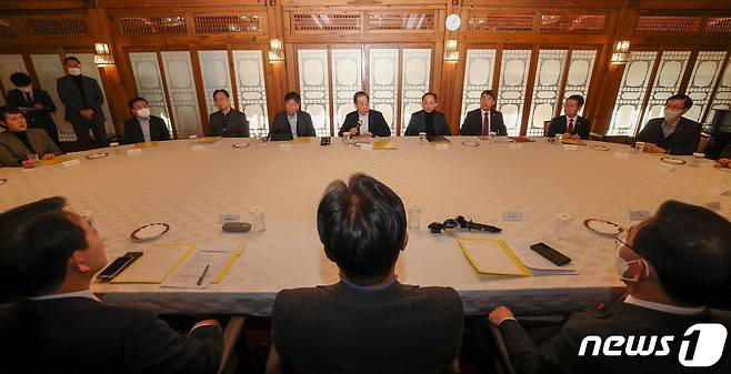 한덕수 국무총리가 18일 서울 종로구 삼청동 총리공관에서 열린 고위당정협의회에서 모두발언을 하고 있다. (공동취재)2022.12.18/뉴스1 ⓒ News1 박세연 기자