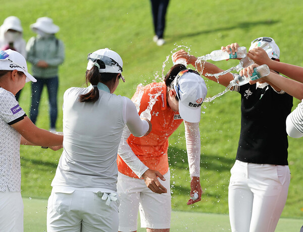 한국여자프로골프(KLPGA) 투어 PLK 퍼시픽링스코리아 챔피언십 우승을 차지한 이정민 프로. 사진제공=KLPGA