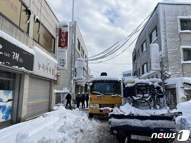 폭설 피해 복구 공사.(자료사진)/뉴스1