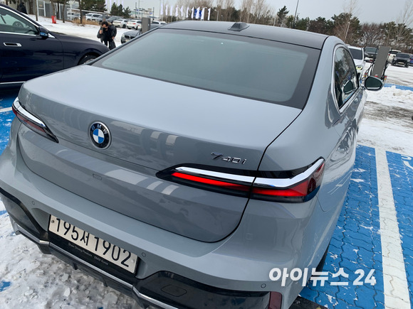 BMW 뉴 740i sDrive 뒷모습 [사진=김종성 기자]