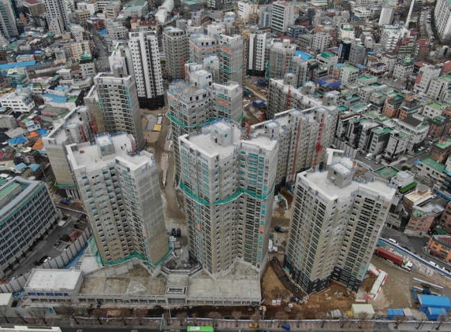 서울 동대문구 한 재개발 지역 아파트 공사 모습.  삼성물산 제공