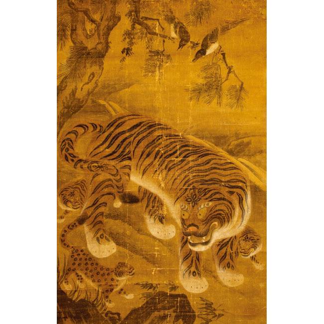 까치호랑이(虎鵲圖) | 조선 전기.&nbsp;작가 미상.&nbsp;견본&nbsp;채색.&nbsp;81.7 x 135㎝ 중국&nbsp;송(宋)의&nbsp;영향이&nbsp;엿보이나,&nbsp;화면&nbsp;곳곳에&nbsp;조선의&nbsp;맛이 풍기는&nbsp;그림이다. 1986년&nbsp;일본에서&nbsp;열린&nbsp;전시&nbsp;‘이조민화 호도전(李朝民畵 虎圖展’에&nbsp;소개됐다.&nbsp;어렵게&nbsp;한국으로&nbsp;환수했다.