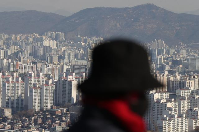 사진은 19일 오후 서울 남산에서 본 아파트. 연합뉴스