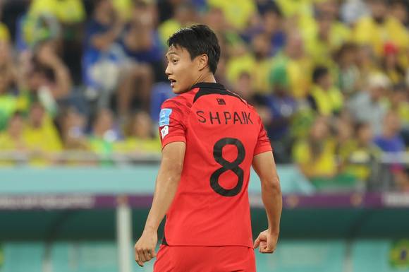 지난 5일(현지시간) 카타르 도하 스타디움 974에서 열린 2022 카타르 월드컵 16강전 브라질과 대한민국의 경기, 후반전 대한민국 백승호가 첫 골을 성공시키고 있다. [사진=뉴시스]