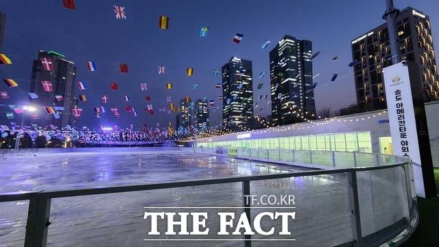 오는 24일 개장을 앞두고 있는 송도아메리칸타운 야외스케이트장 전경 /사진 인천글로벌시티 제공