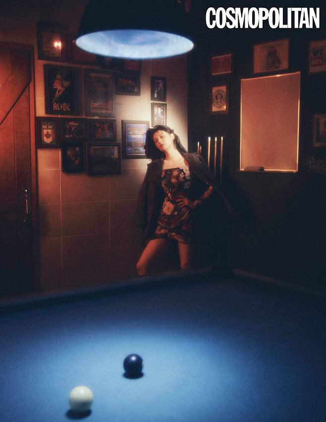 재킷 가격미정 살바토레 산토로. 미니드레스 2백만원대 블루마린.