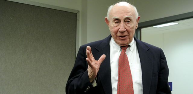 파블로 아이젠버그는 공직자로서 20대 말부터 해외 봉사를 시작해 평생 자선 기부 관련 비영리단체에서 일한 활동가다. 그는 70년대 기부자들의 자선 연구모임인 '파일러 위원회'의 편협함을 비판하며 자선-공익사업은 시혜-수혜의 우열적 관계가 아닌 대등한 파트너십으로 기획되고 실천돼야 한다는 윤리적 원칙을 정립하고 누구보다 힘차게 실천했다. 그는 '밥 주는 사람(기부자)의 손도 서슴없이 깨무는 사람'으로 유명했다. mccourt.georgetown.edu