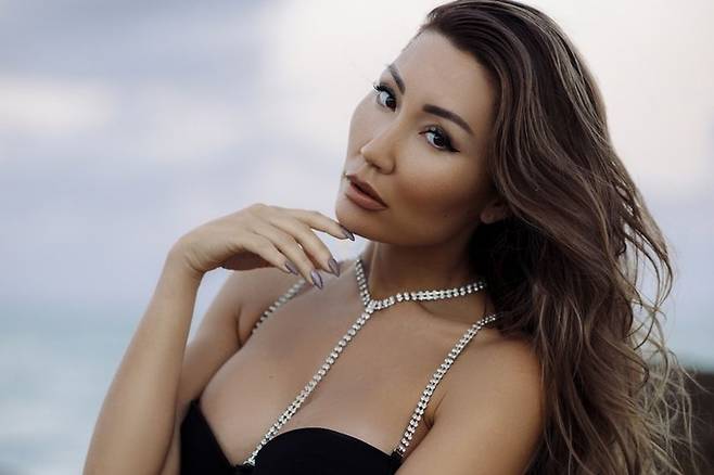 전 KGB 요원이라고 주장하는 알리야 로지. [사진출처 = 알리야 로지 인스타그램]