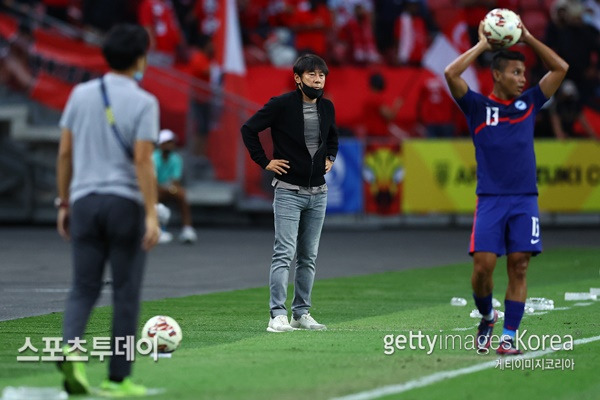 신태용 감독(가운데) / 사진=Gettyimages 제공