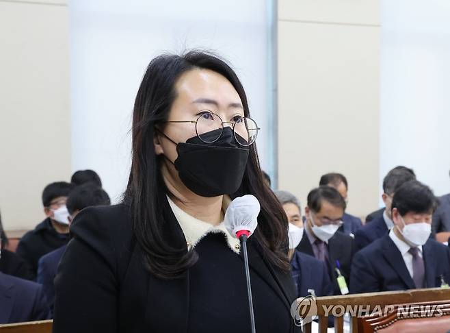 김보성 대검찰청마약조직범죄과장, 국조특위 기관보고 (서울=연합뉴스) 백승렬 기자 = 김보성 대검찰청마약조직범죄과장이 29일 국회에서 열린 이태원참사진상규명과재발방지를위한국정조사특별위원회 서울시, 대검, 용산구청 등 기관보고에서 기관보고를 하고 있다. 2022.12.29 srbaek@yna.co.kr