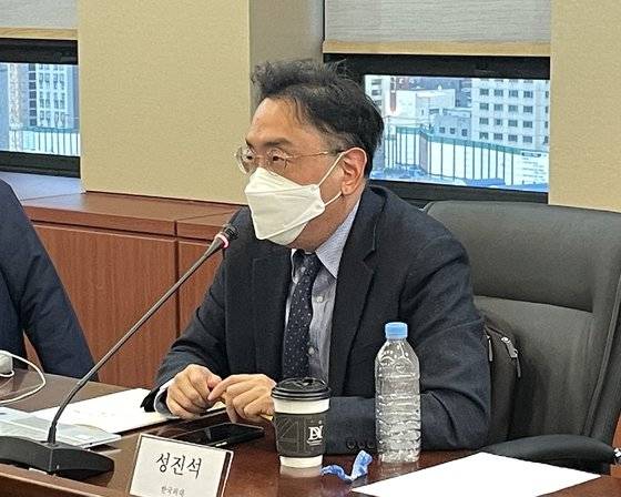 성진석 한국외대 교수