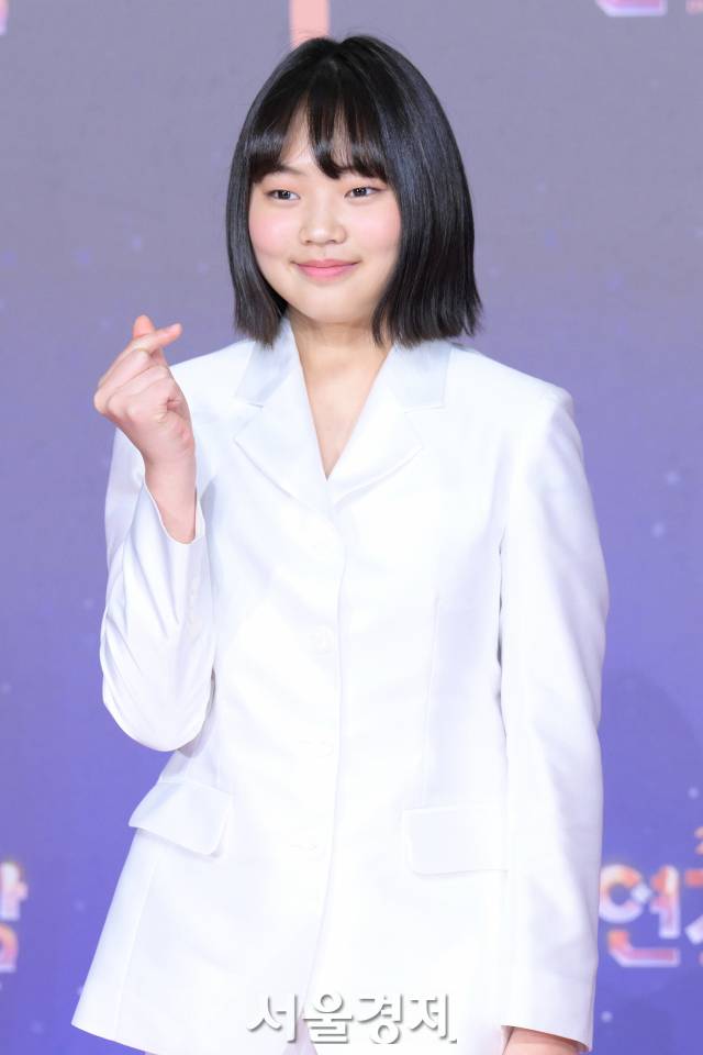 배우 김민서가 31일 오후 서울 마포구 SBS 프리즘타워에서 열린 '2022 SBS 연기대상' 레드카펫에서 포즈를 취하고 있다. / 사진=김규빈 기자