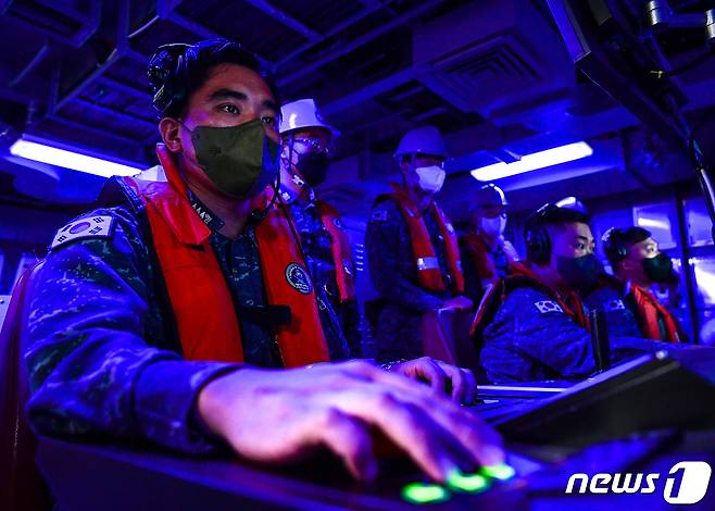 해군 모의 사격훈련. (해군 제공) 2022.12.12/뉴스1