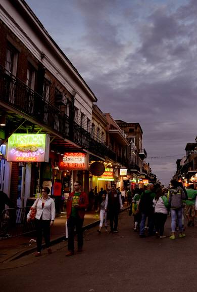 재즈의 도시 뉴올리언스의 밤거리 풍경. 게티이미지뱅크