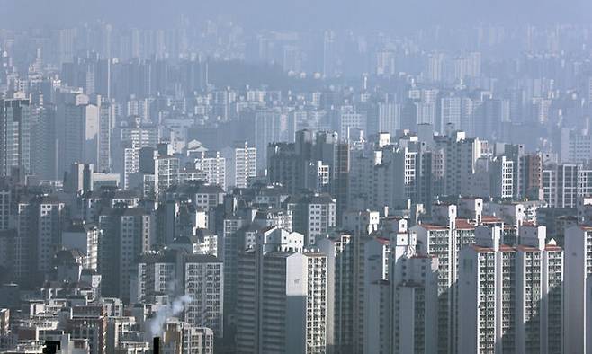 지난 1일 서울 남산에서 바라본 아파트 단지. 연합뉴스