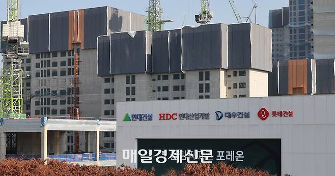 둔촌주공 재건축 아파트(올림픽파크포레온) 전경. <이충우 기자>