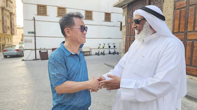 한국인을 반갑게 맞아준 제다 알발라드 옛도시 마을 유지 무하마드씨(64)