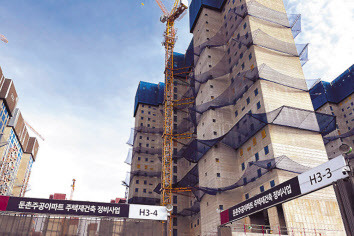 서울 올림픽파크포레온(둔촌주공) 재건축단지 공사 현장. 박자연 기자