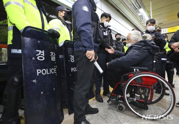 박경석 전국장애인차별철폐연대(전장연) 상임공동대표 [사진=뉴시스]